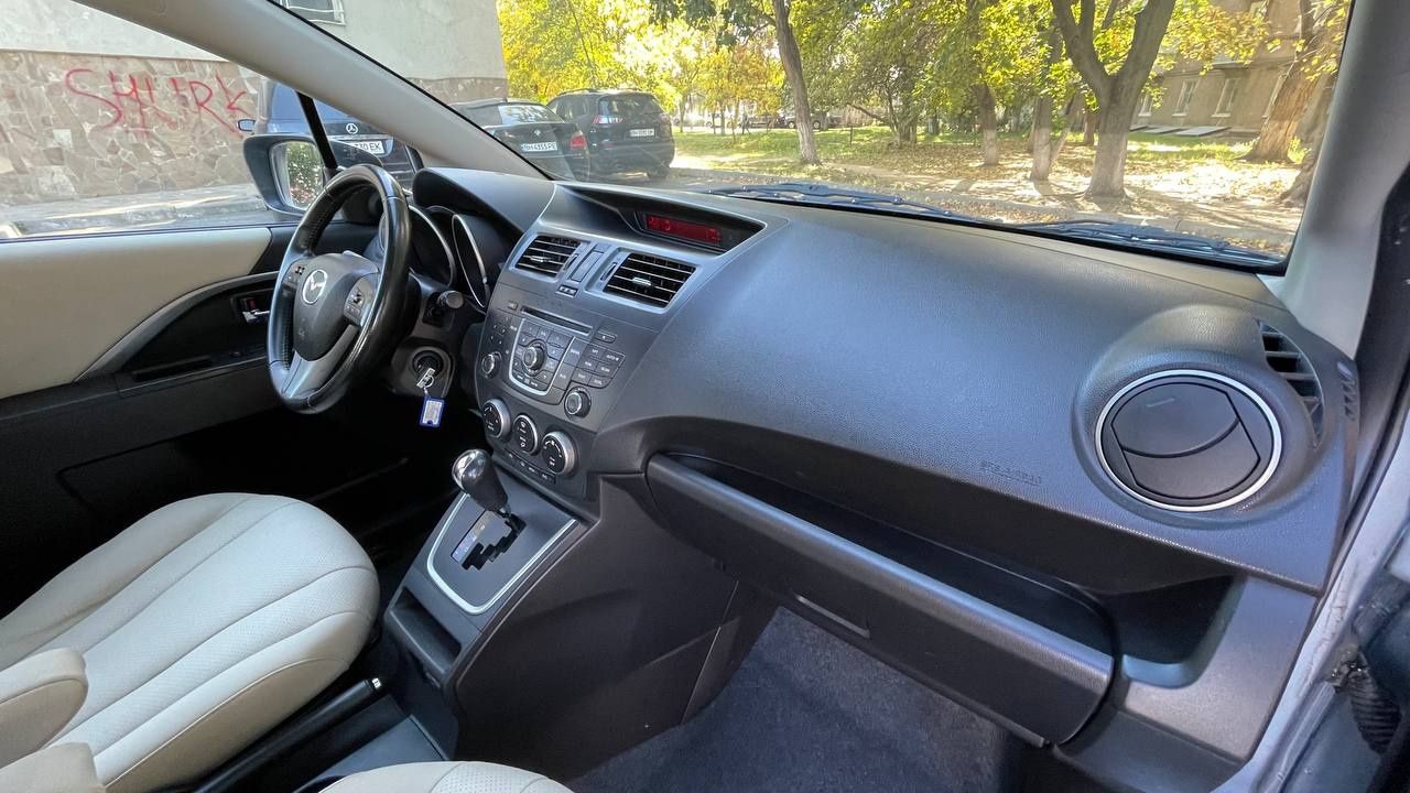 Продам mazda 5 2012