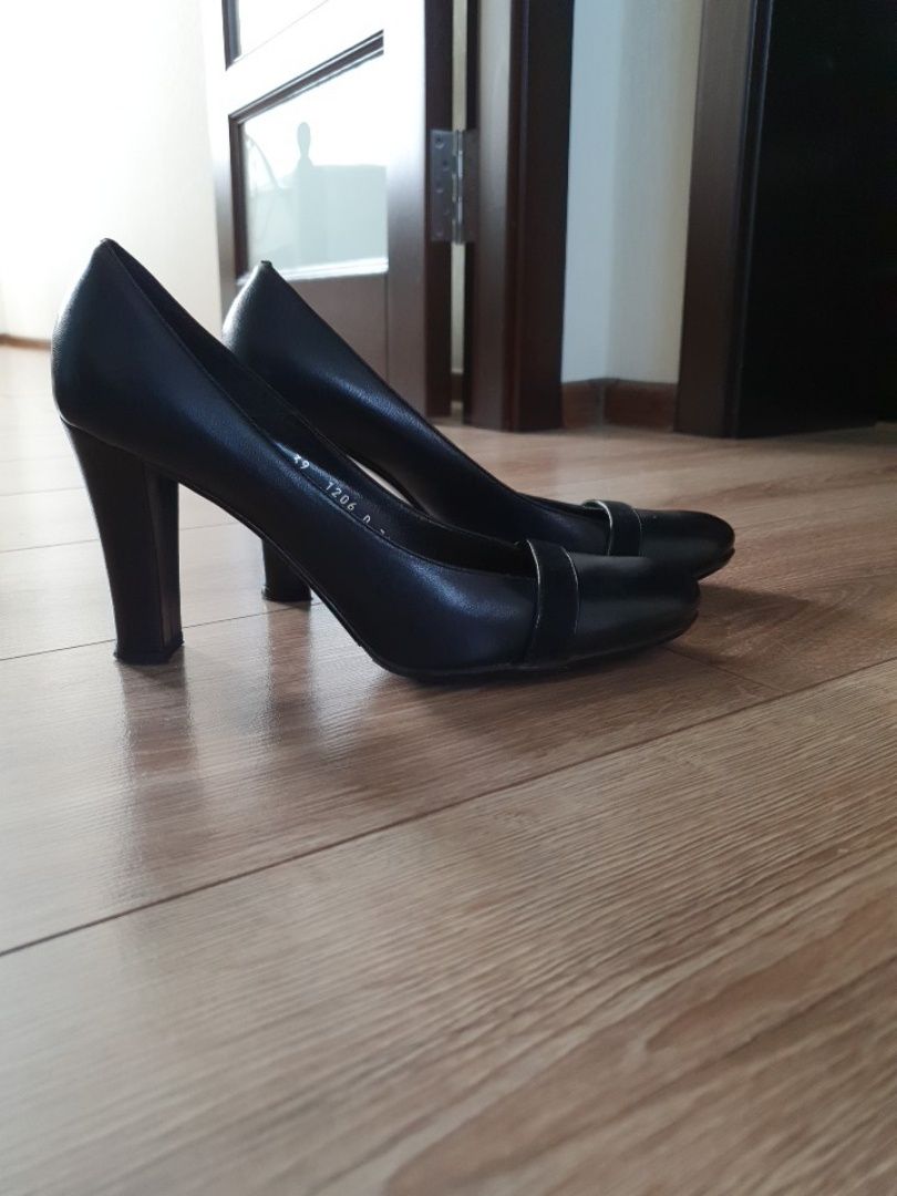 Жіночі туфлі 39 розмір