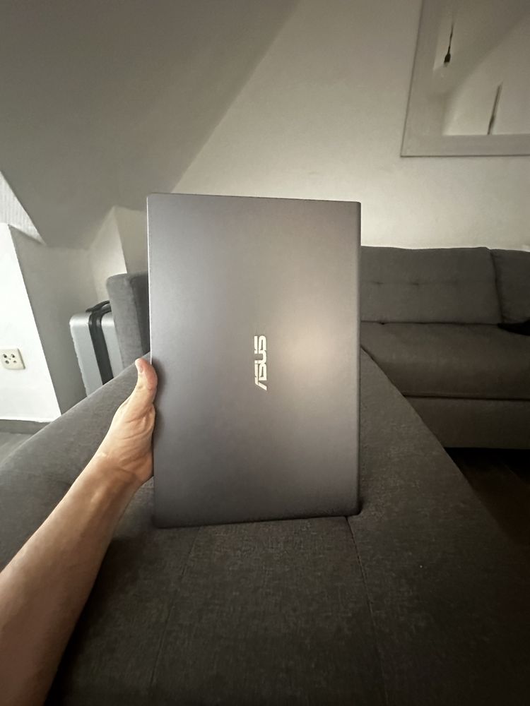 Ноутбук Asus Vivo book в ідеальному стані