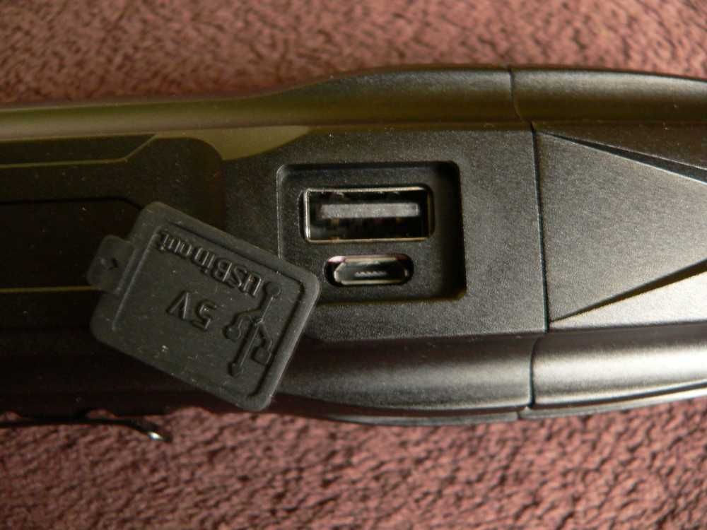 Super mocna latarka taktyczna XHP90, powerbank. ZOOM