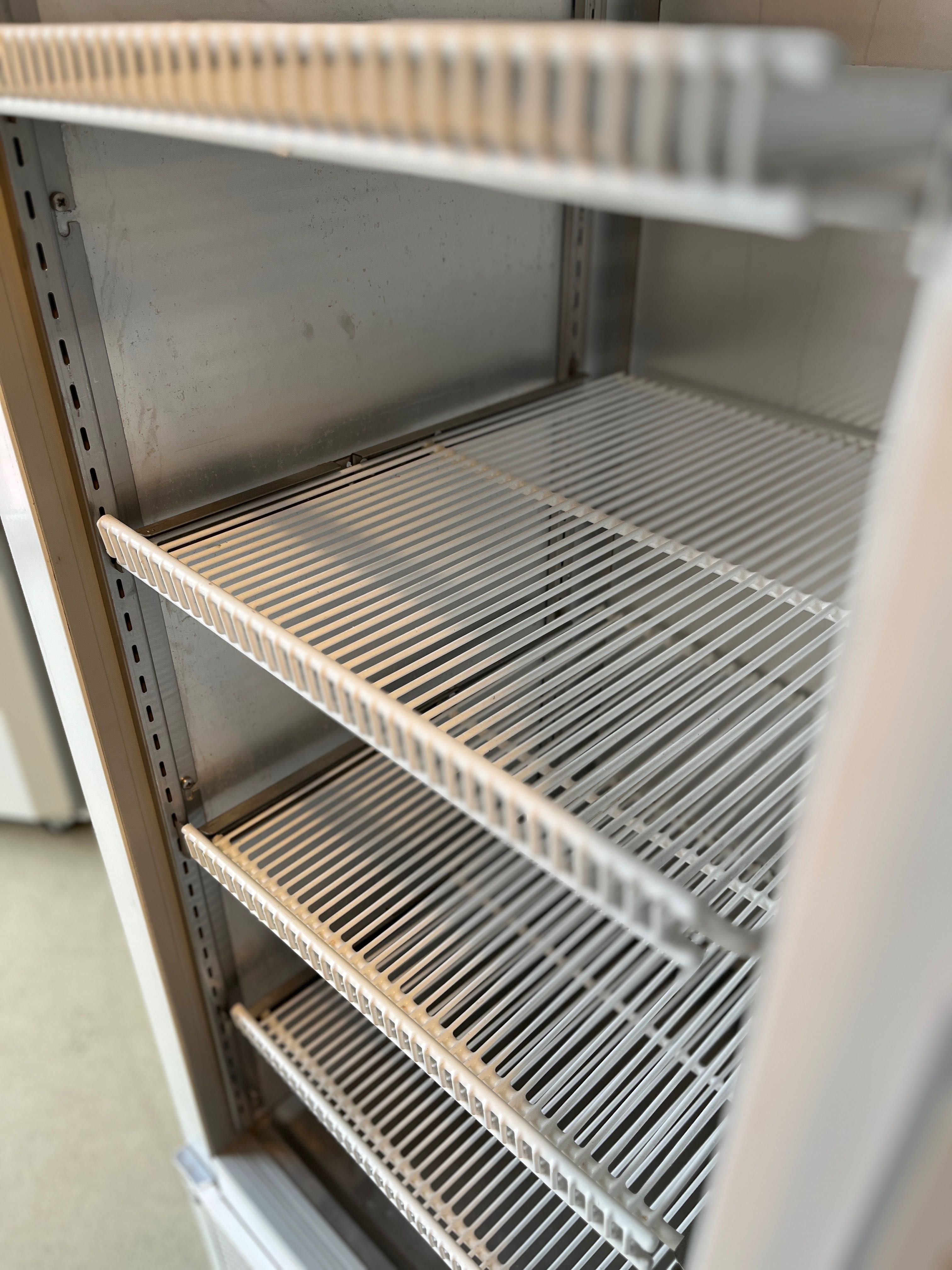Szafa chłodnicza Lodówka gastronomiczna Chłodnia Dostawa LEASING
