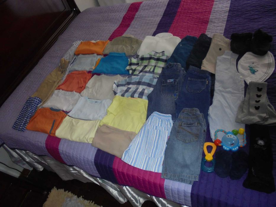 lote de roupa de menino bebé o chapéu branco