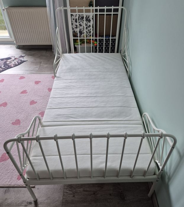 Łóżeczko rosnące z dzieckiem Minnen z Ikeii