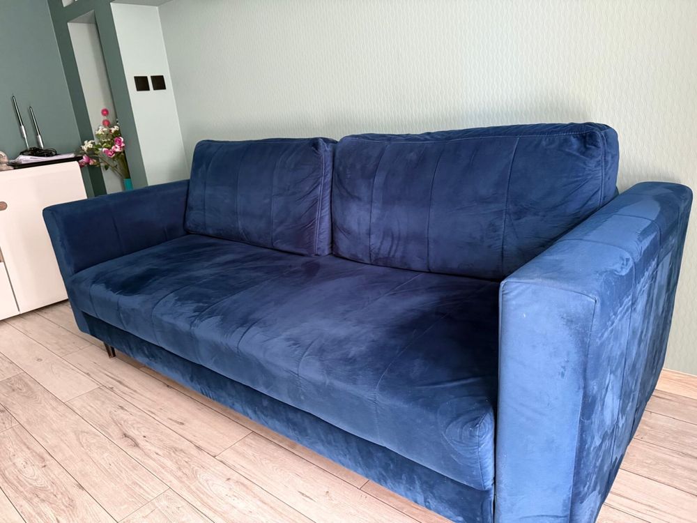 Sofa z funkcją spania granatowy welur