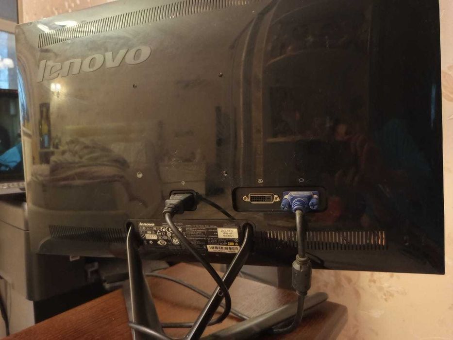 Продам монітор Lenovo 21.5" LI2221swA ідеальний стан