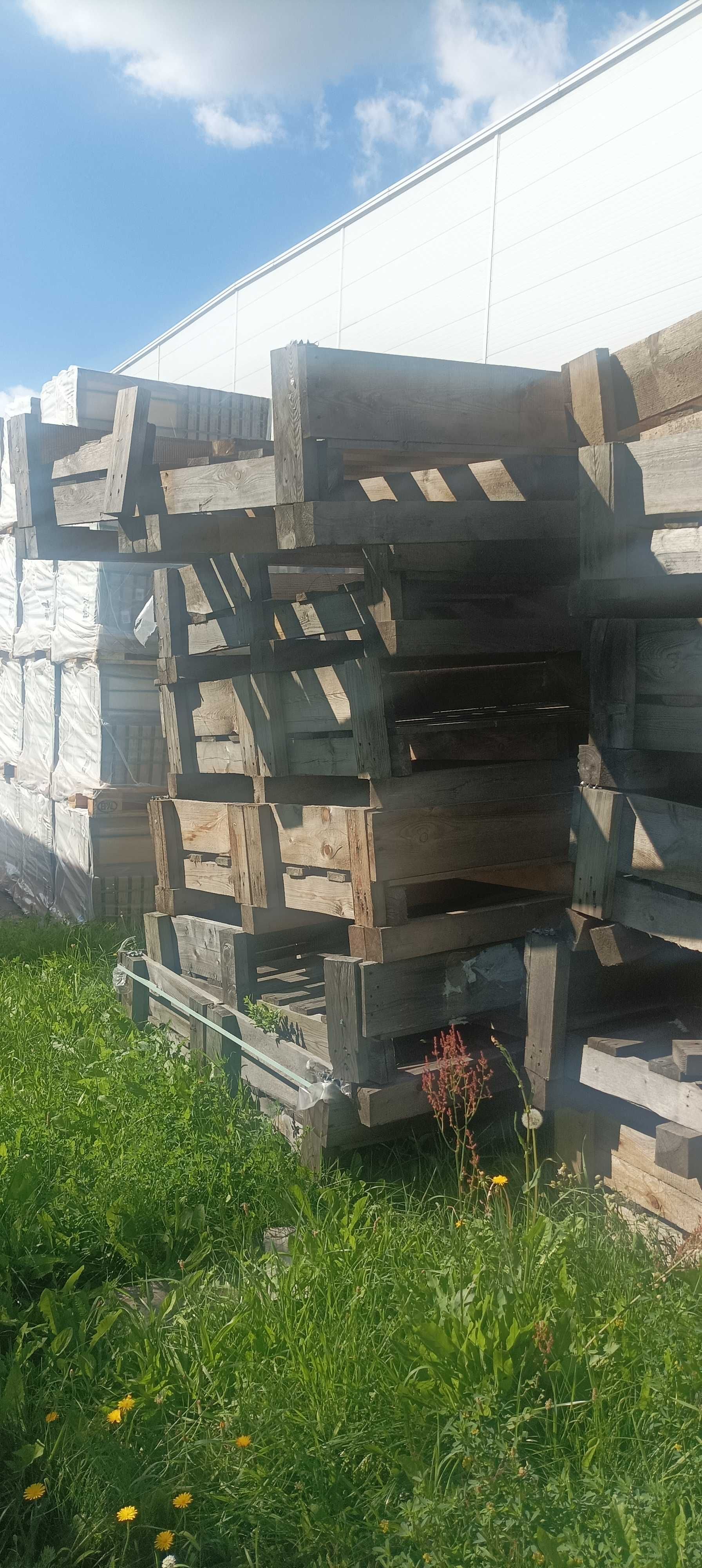 Sprzedam uszkodzone SKRZYNIO-PALETY drewniane 136x264 cm .