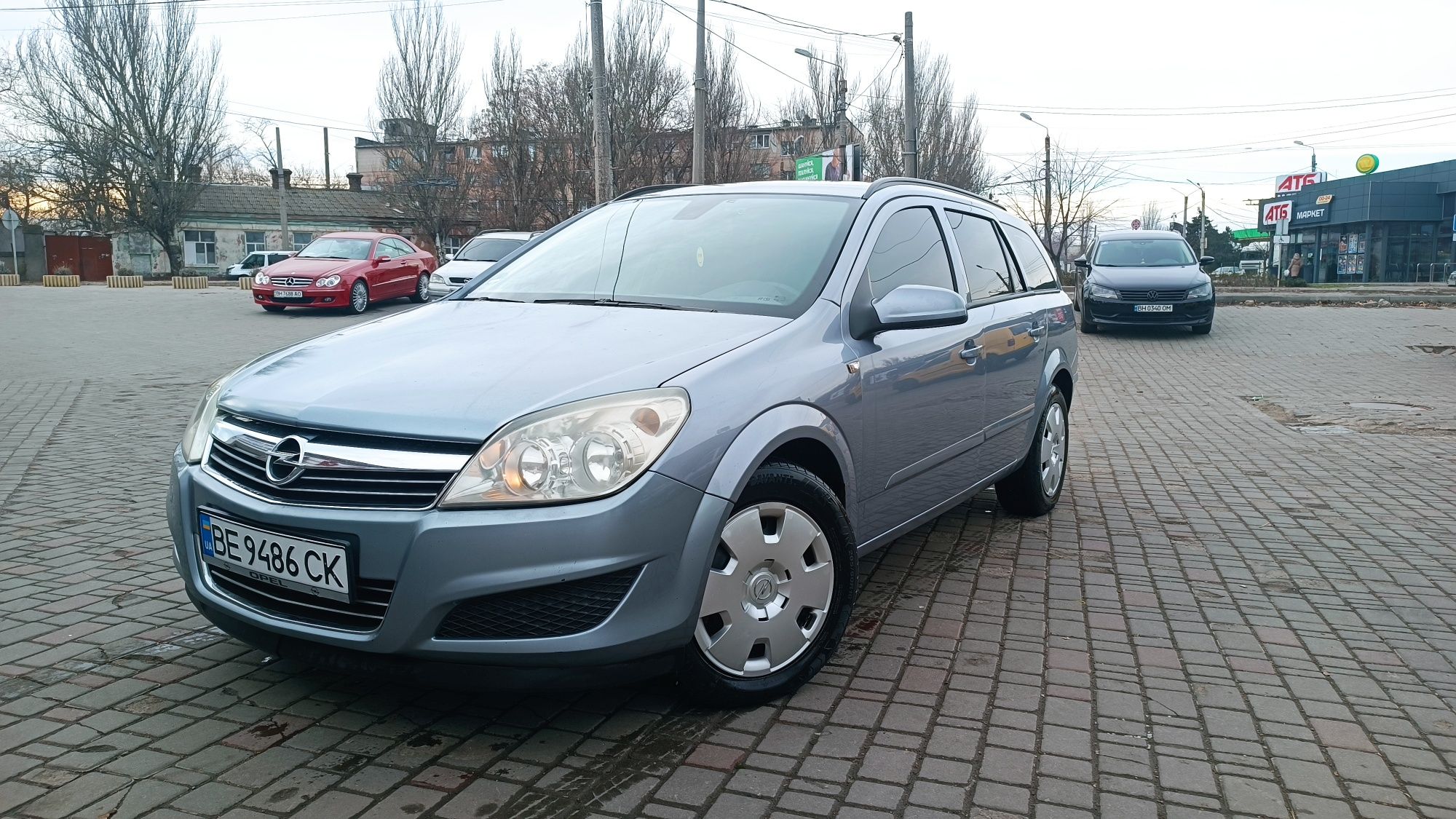 Опель астра 2008 г 1.9 дизель Автомат Opel Astra