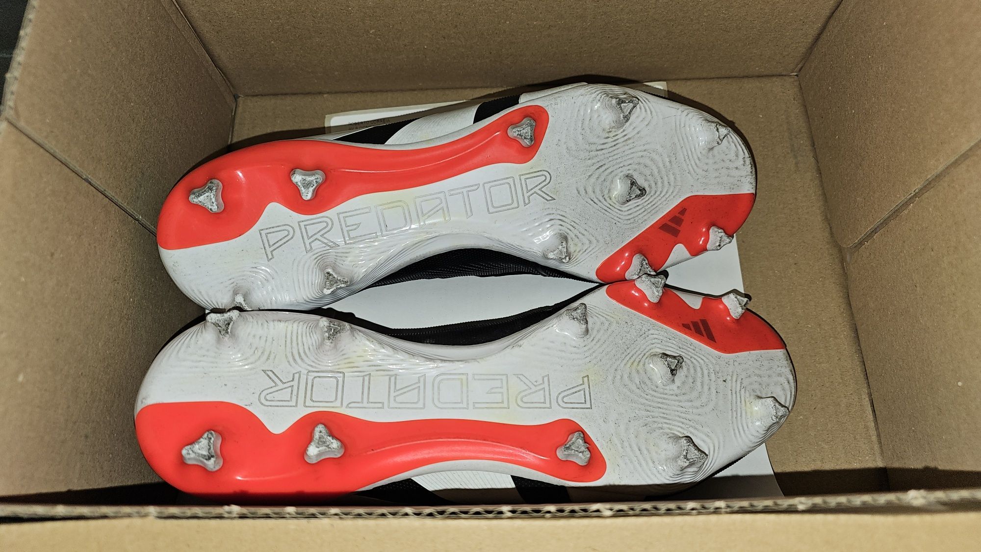 Chuteiras • Adidas Predator