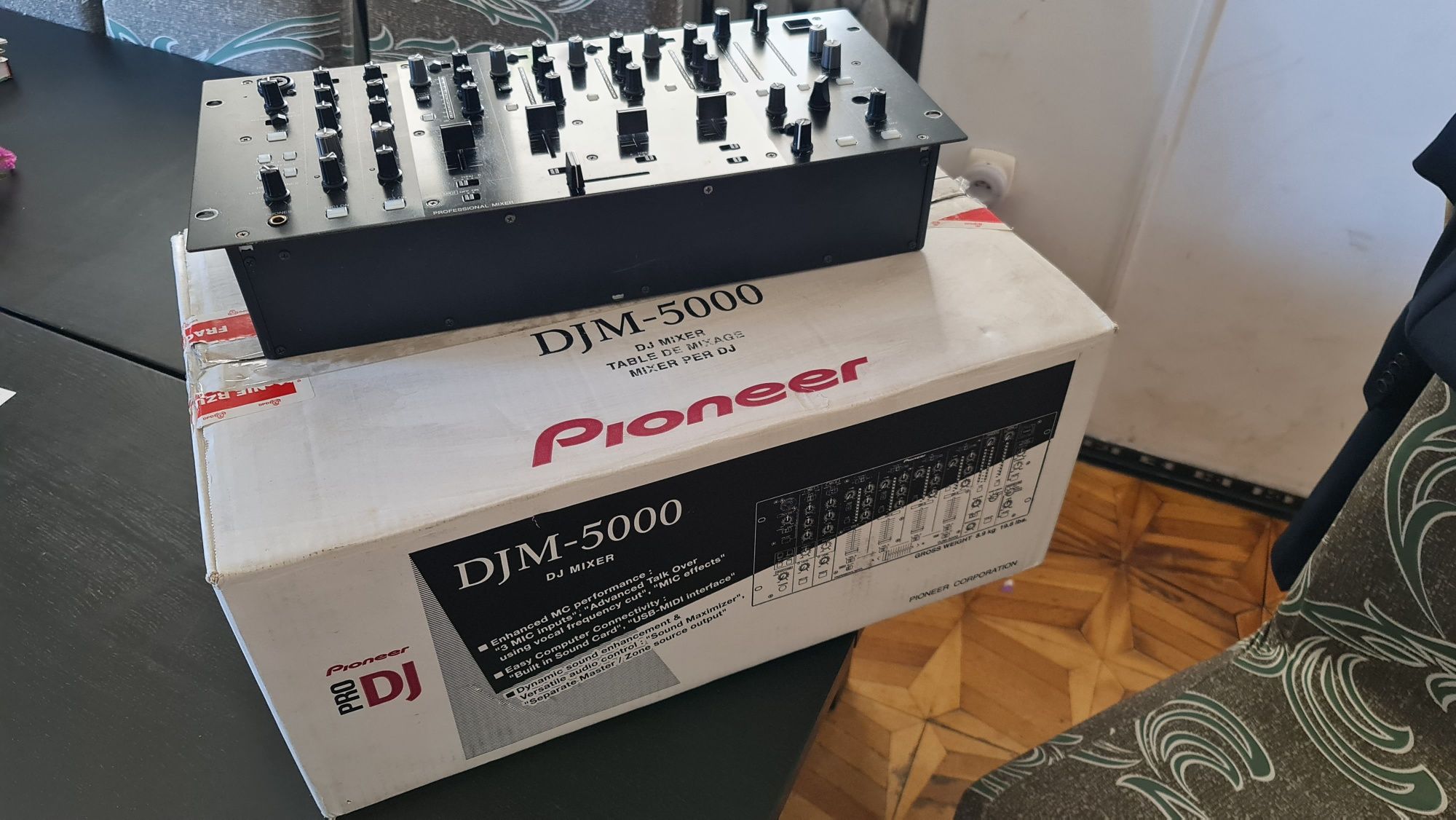 Pioneer DJM 5000 mikser dj z unikalnym Autotalkover USB nowe fadery