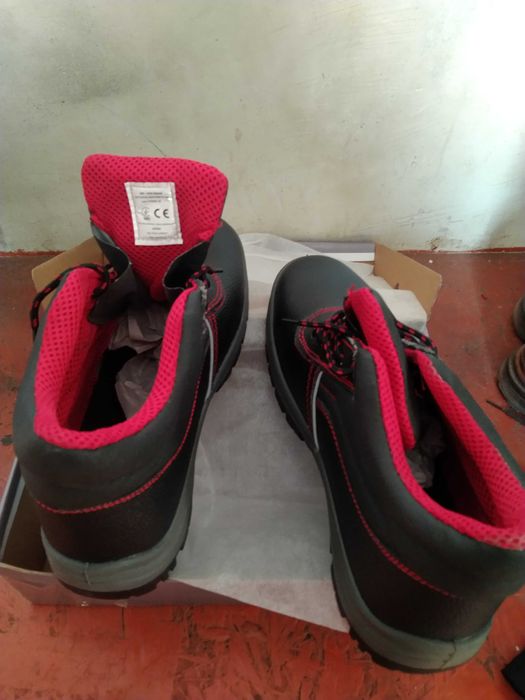 Шкіряні ботинки,черевики зимові чоловічі розмір 45-46 нові