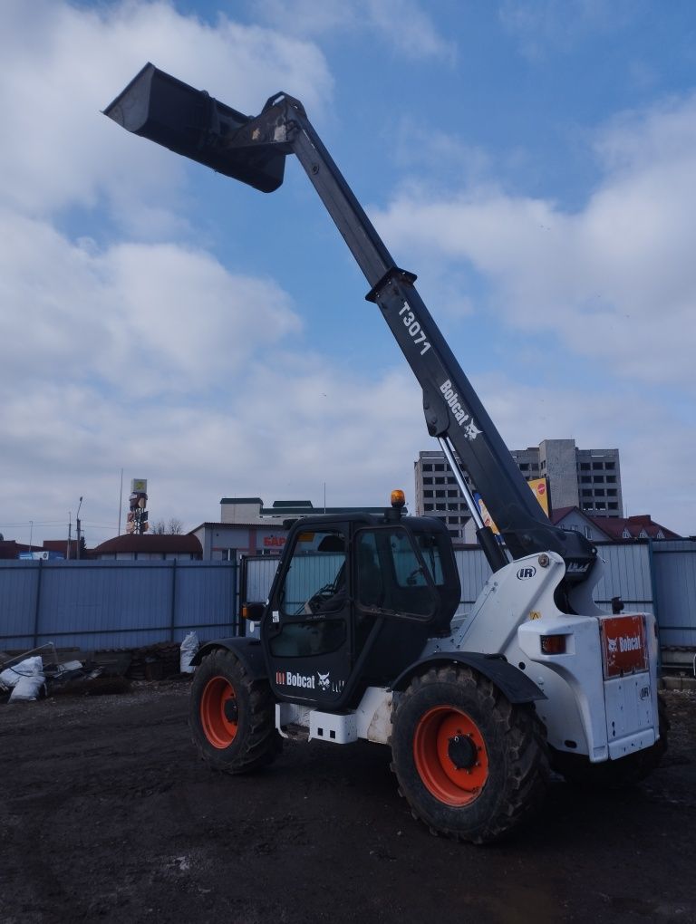 Продам навантажувач Bobcat T 3071