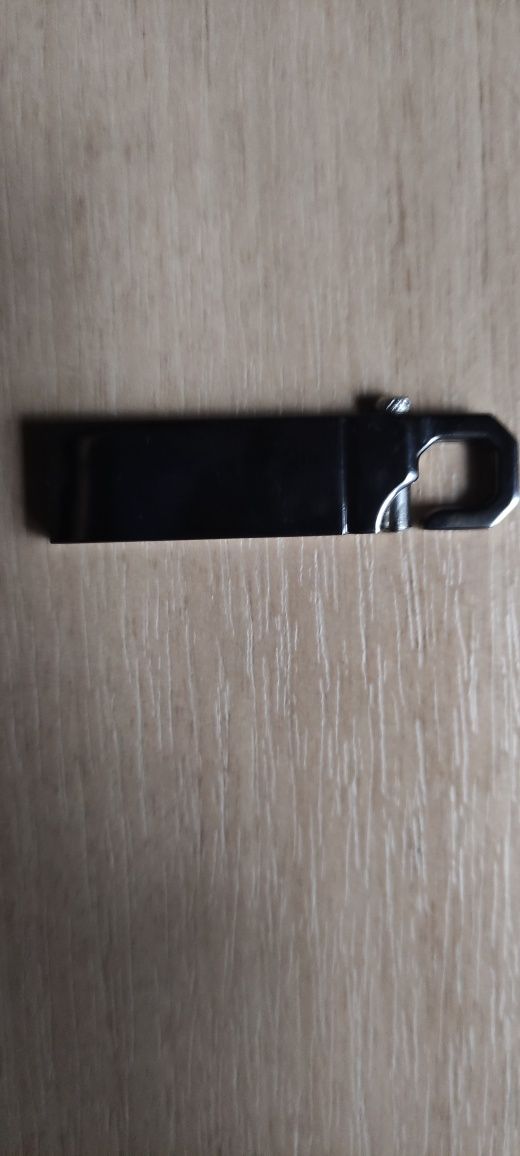 Usb 3.0 флешка на 2 ТБ, металева, нова.