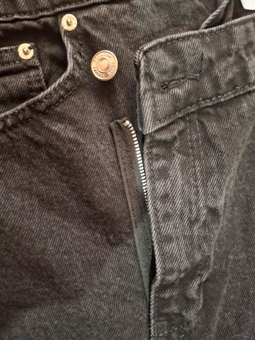 Джинсова спідниця з оригінальним дизайном