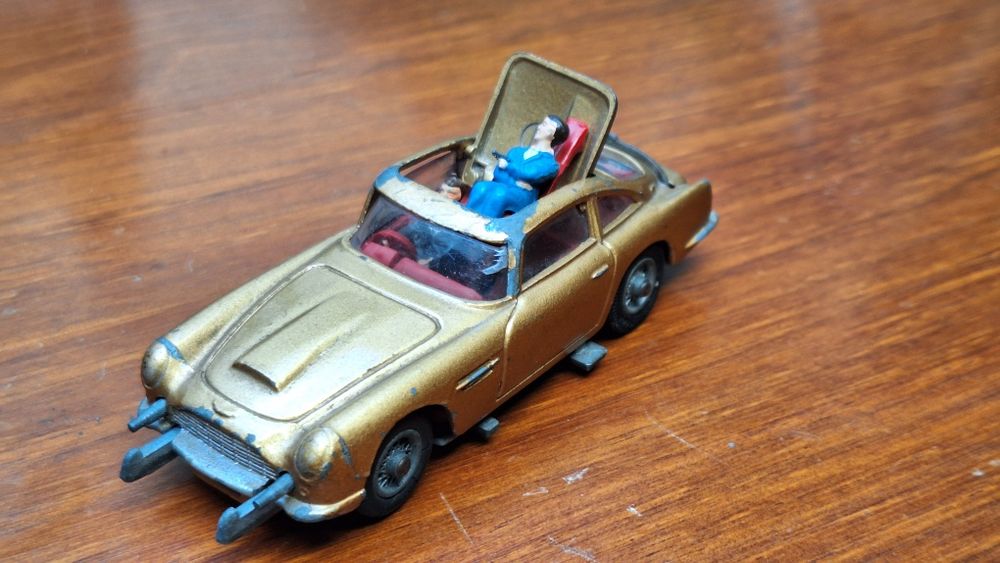Corgi toys Aston Martin Db5-James Bond