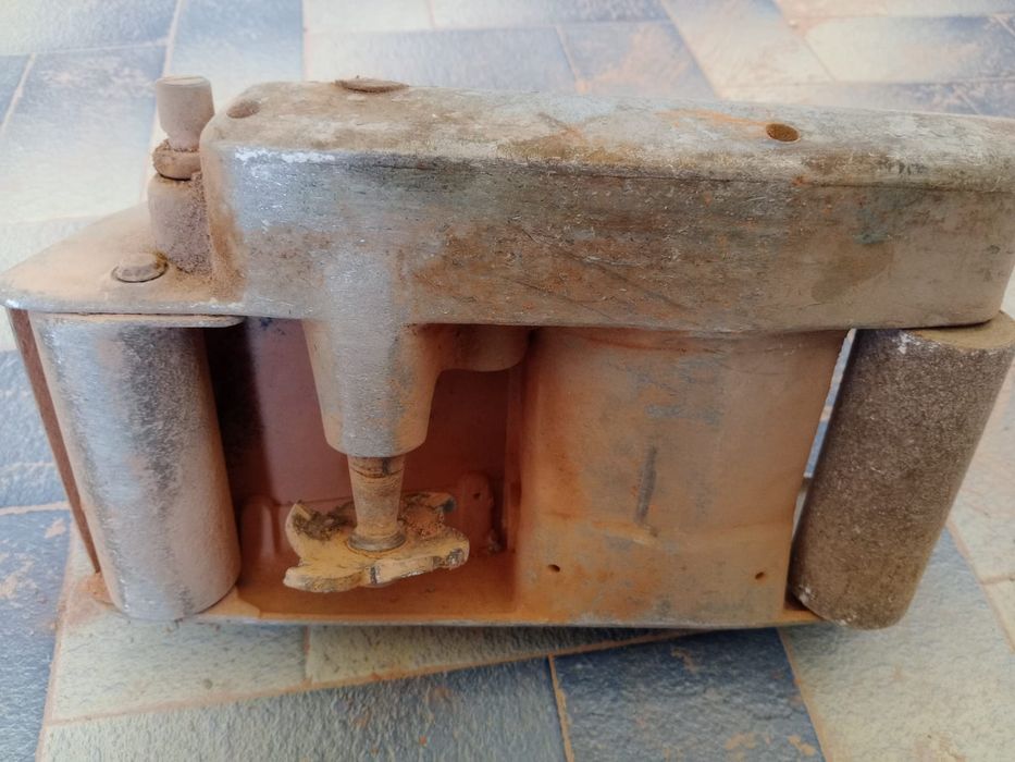 Máquina de abrir roços