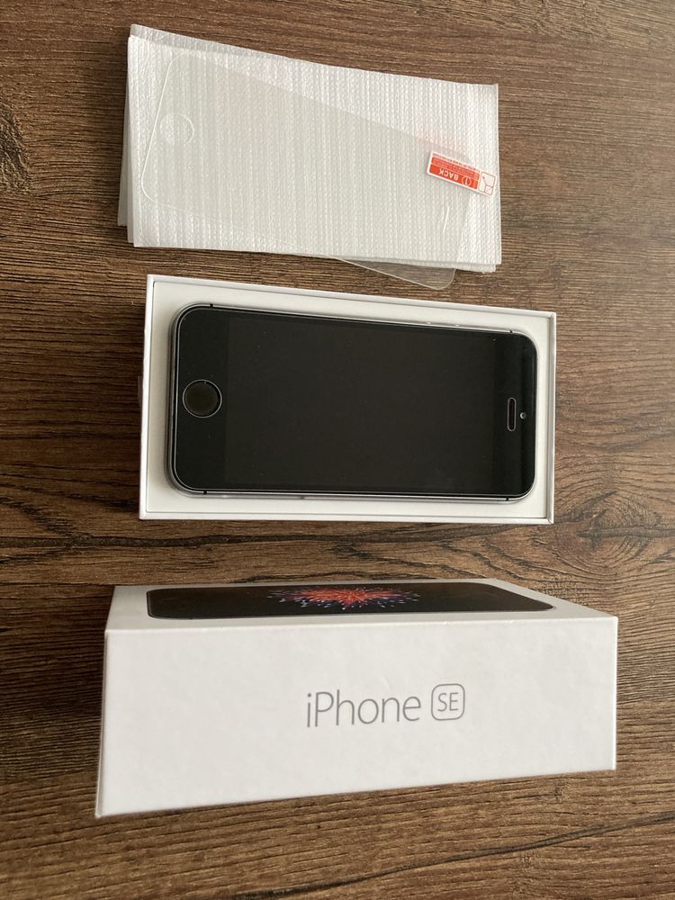 Iphone SE space gray 32GB + szkło hartowane
