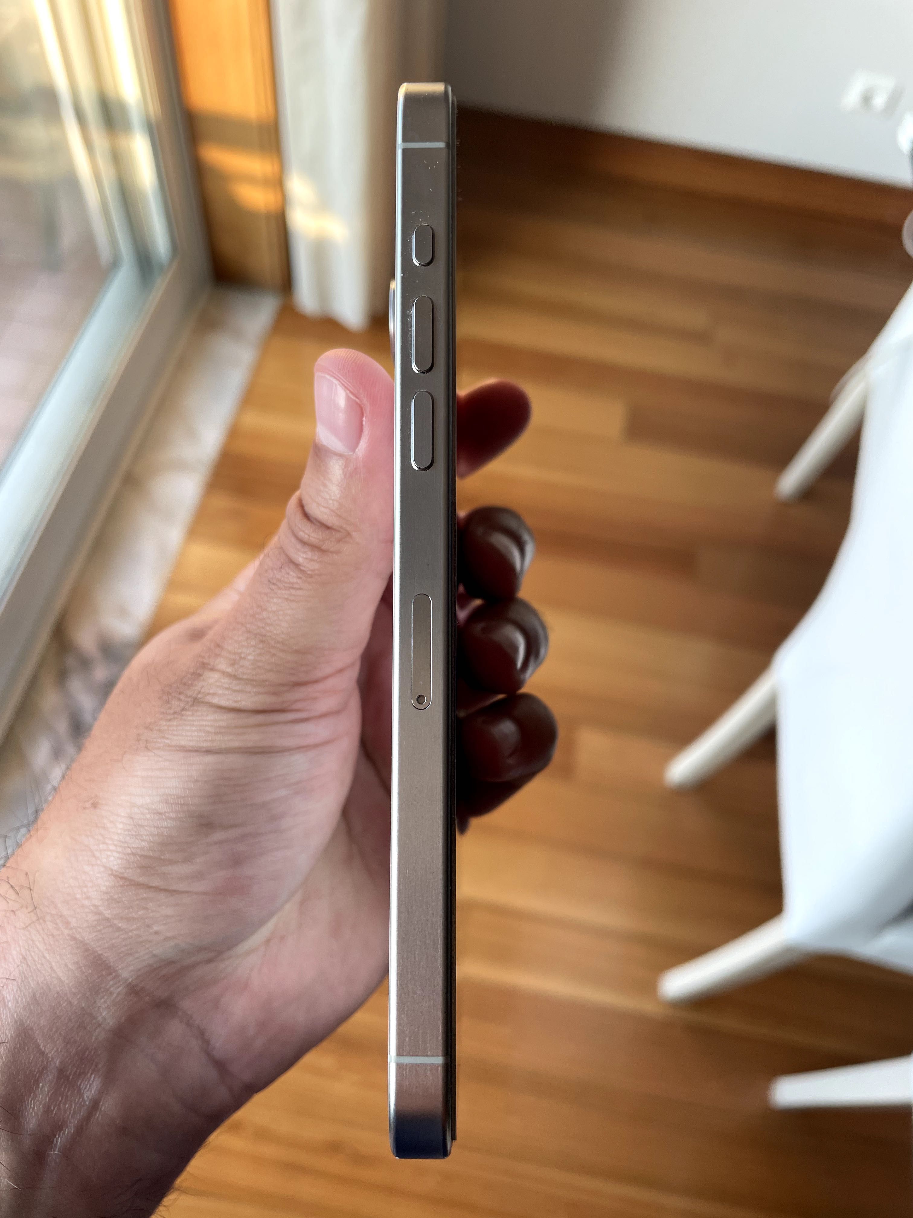 Apple iPhone 15 Pro Max (256 gb) branco c/ caixa original