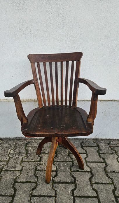 Cadeira giratória estilo OLAIO