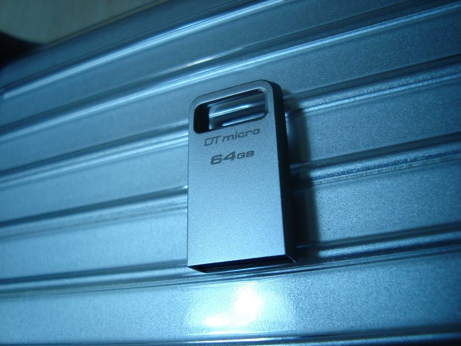 • DYSK 2TB｜Silicon Power® (Seagate) Aluminium + Pendrive 64GB Kingston