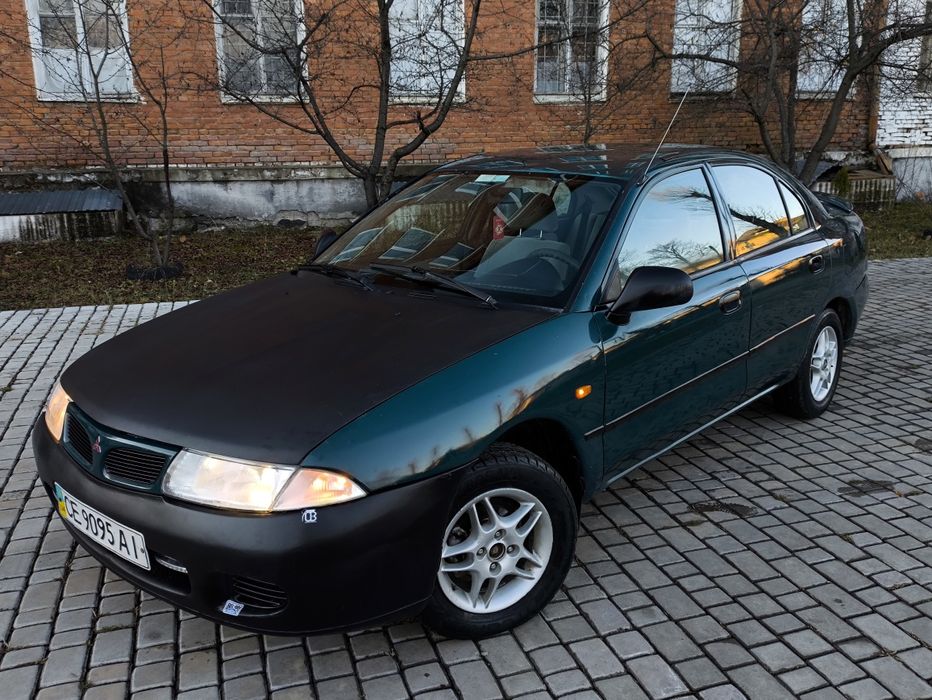 Mitsubishi Carisma 1996 року 1.6 бензин в хорошому стані