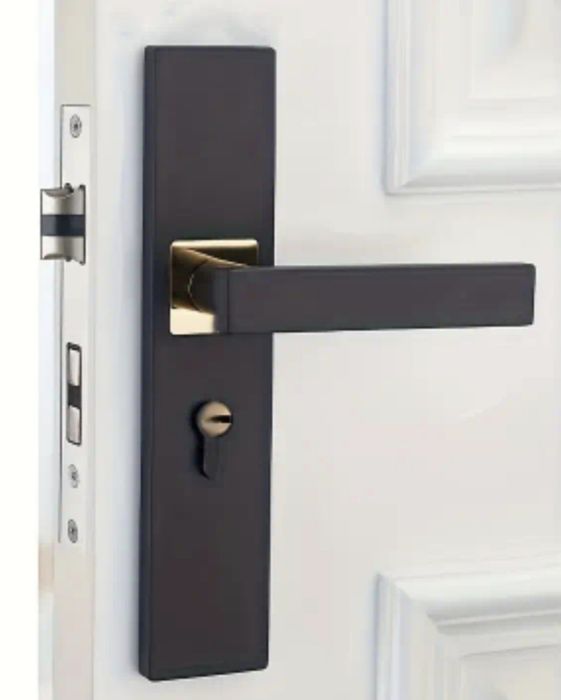 Conjuntos de puxadores com fechadura e chaves – NOVOS! 5 unidades