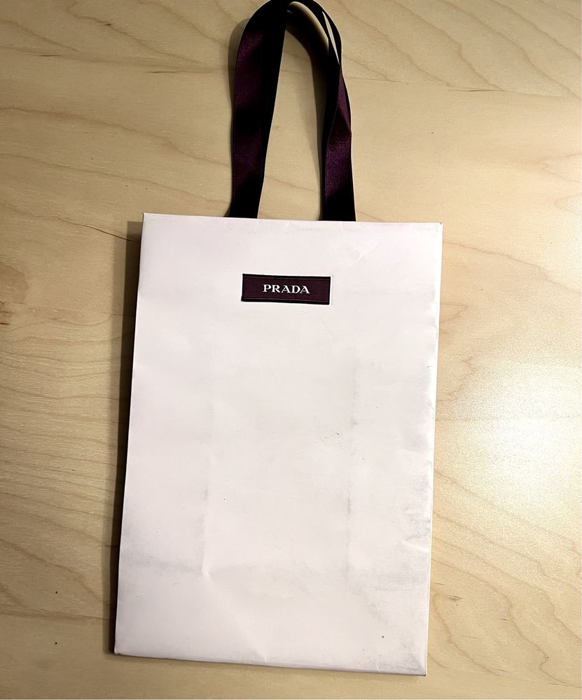 Saco de papel Prada
