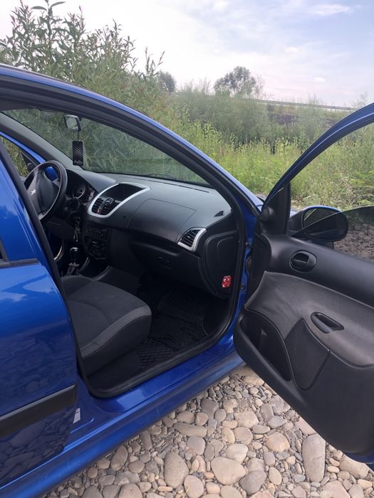 Продам  Пежо 206+