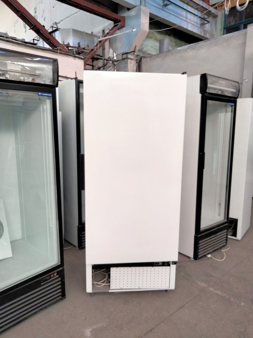 Глухий холодильний шкаф Mawi 600