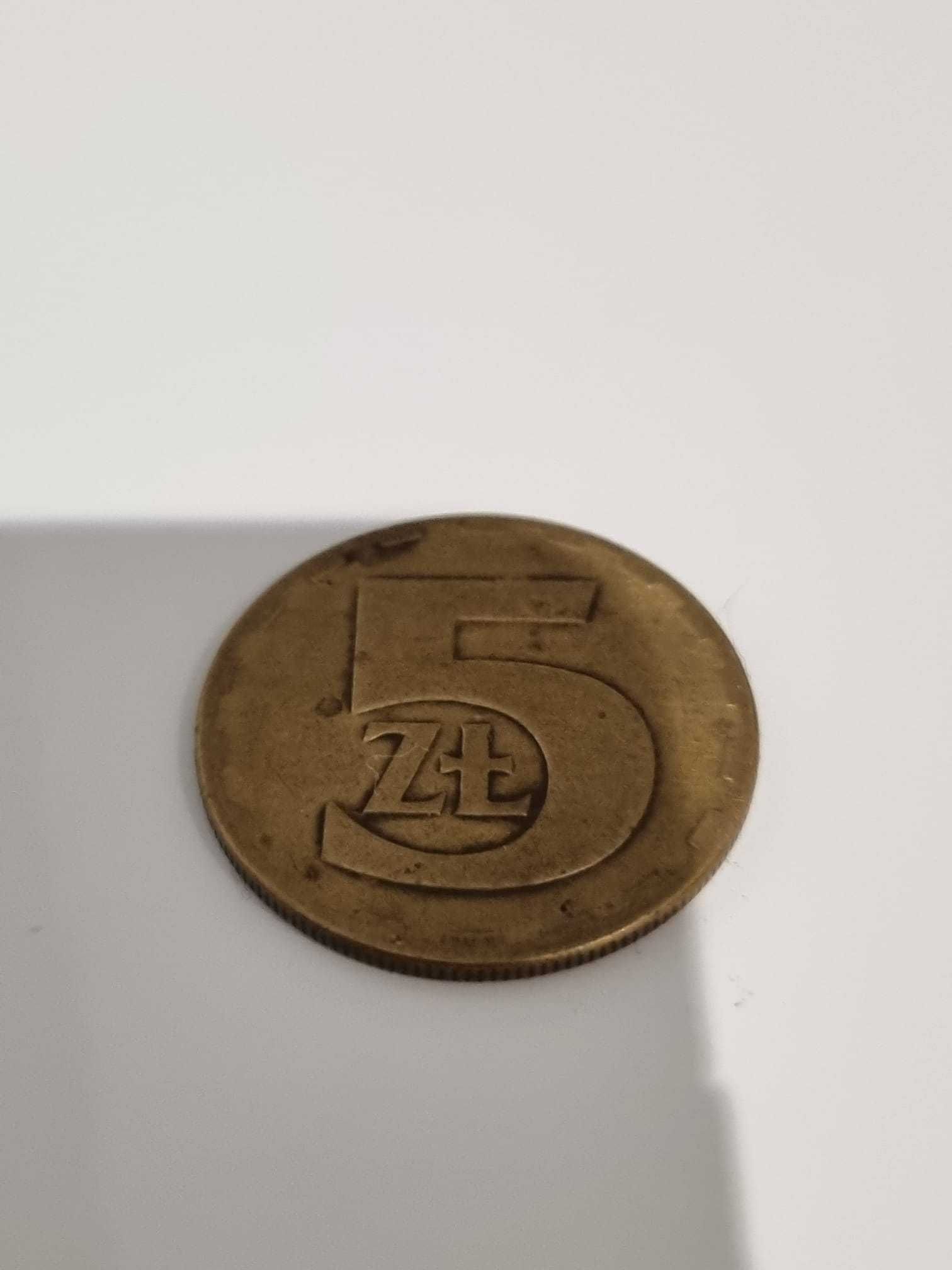 PRL, moneta 5zl z roku 1977 bez znaku mennicy
