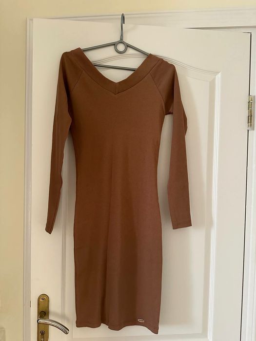 Плаття в рубчик миди