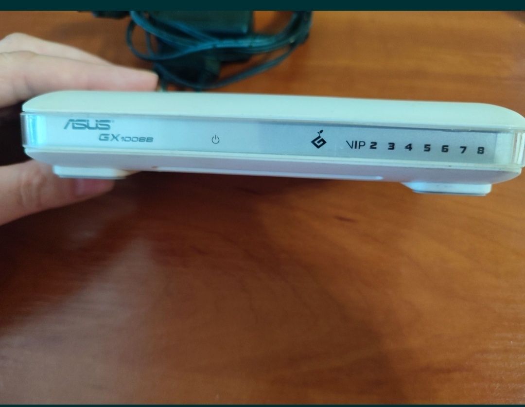 Мережевий комутатор ASUS GX1008B, в робочому стані