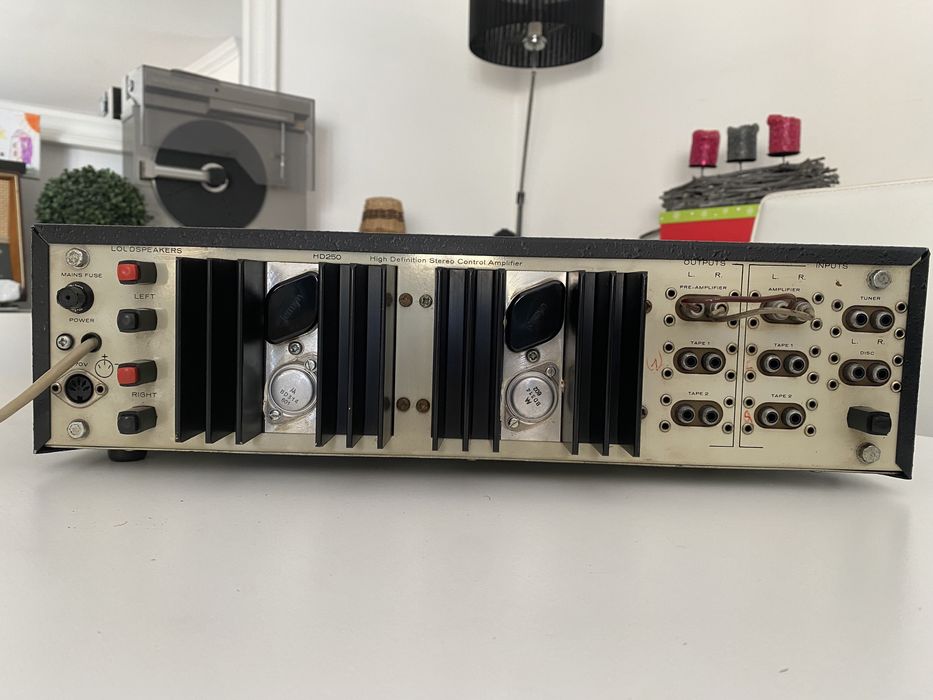 Amplificador  Radford HD-250