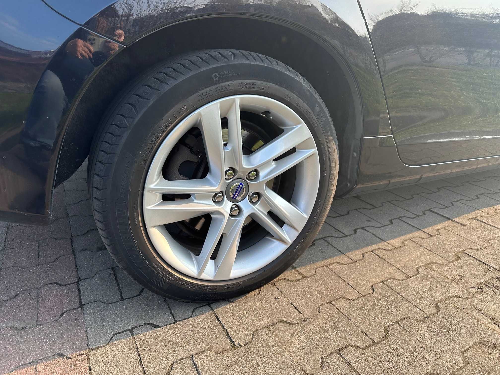 Volvo S60 II 2.0 D4 Drive-E Momentum