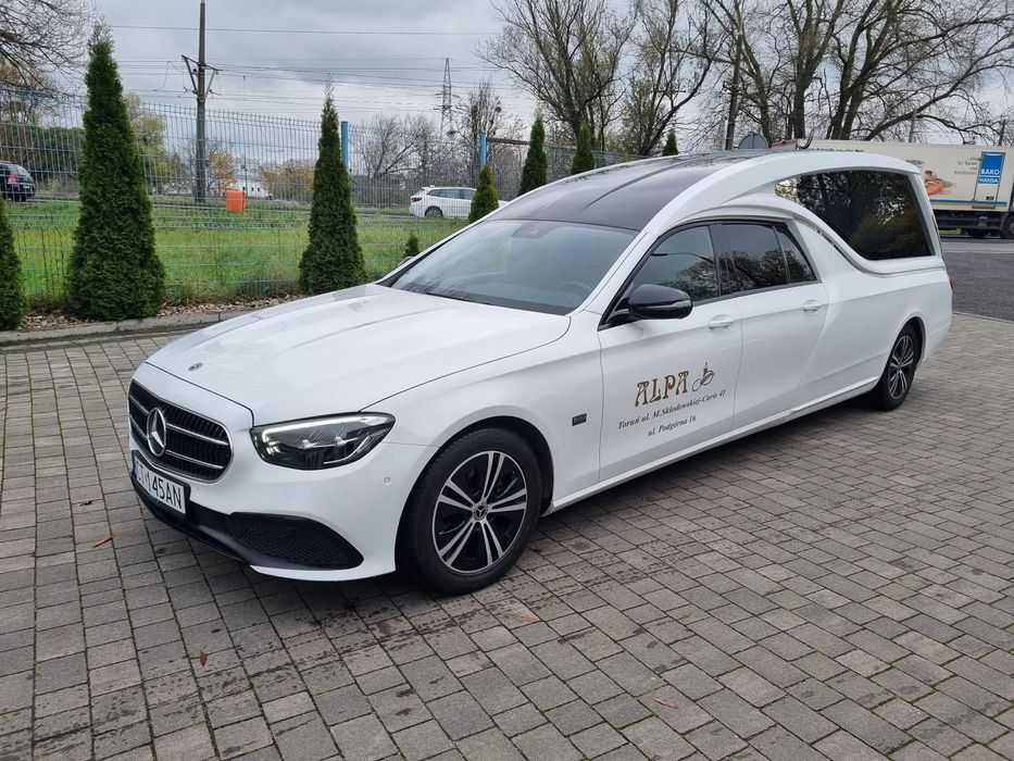 Mercedes-Benz Klasa E Karawan pogrzebowy