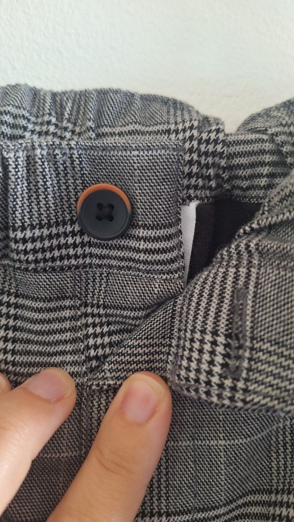 Conjunto Fato Menino (calças e colete)

Comprado na C&A

Tamanho 18 -