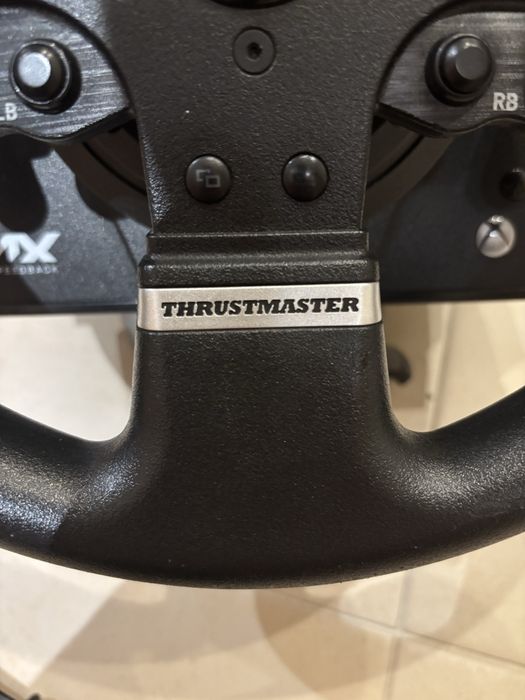Volante Thrustmaster tmx pro