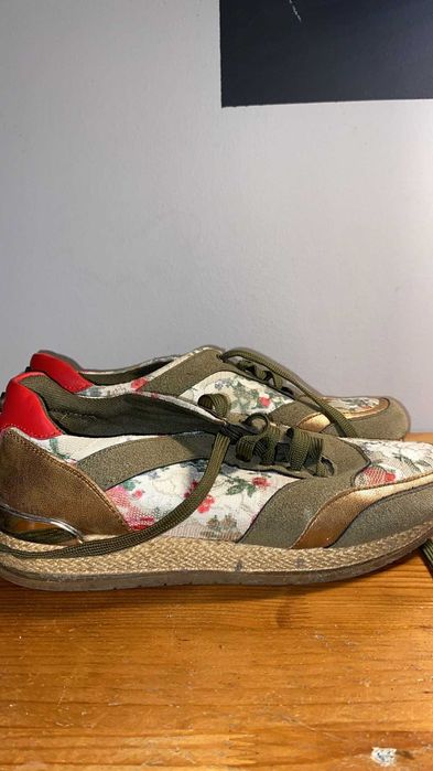 Sapatos Alternativos