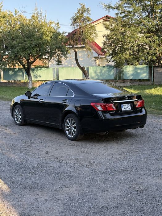 Продам автомобіль Lexus es350