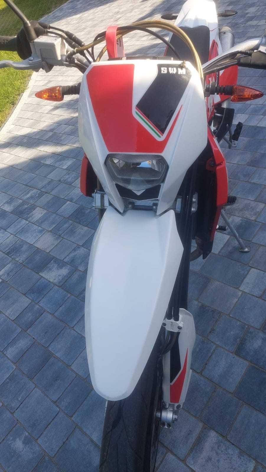 Super Supermoto SWM SM 125 R
