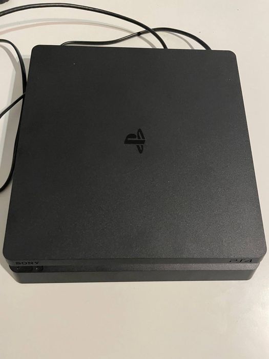 Sprzedaje konsole PS4 Slim 500 GB
