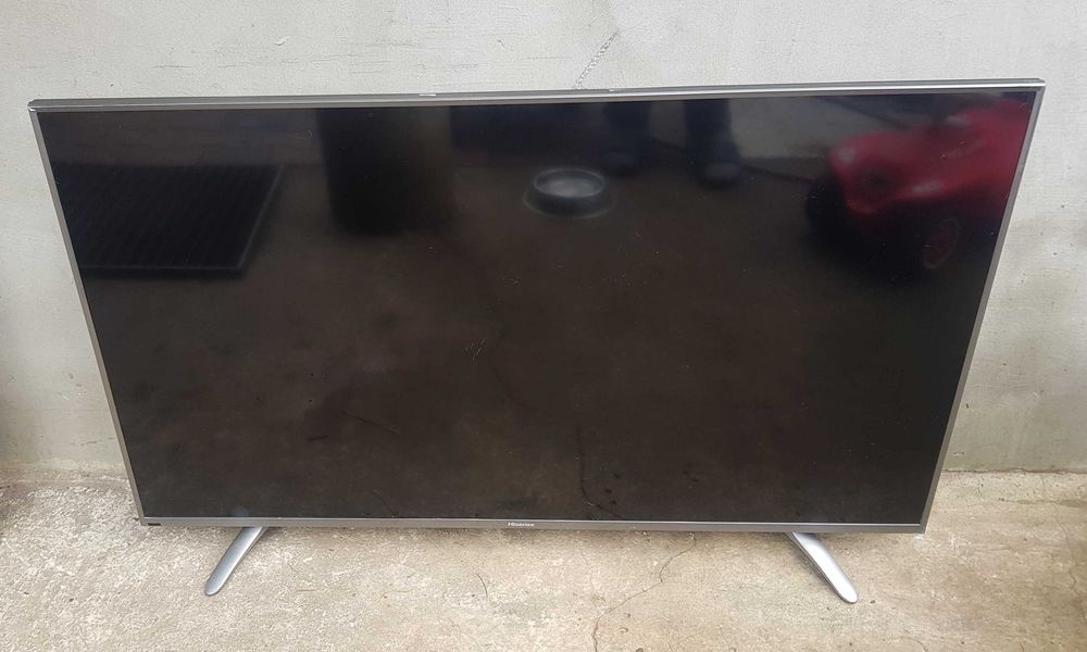 Tv  led Hisense  50 cali zbity ekran