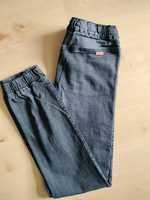 Czarne jeansy Sinsay 158