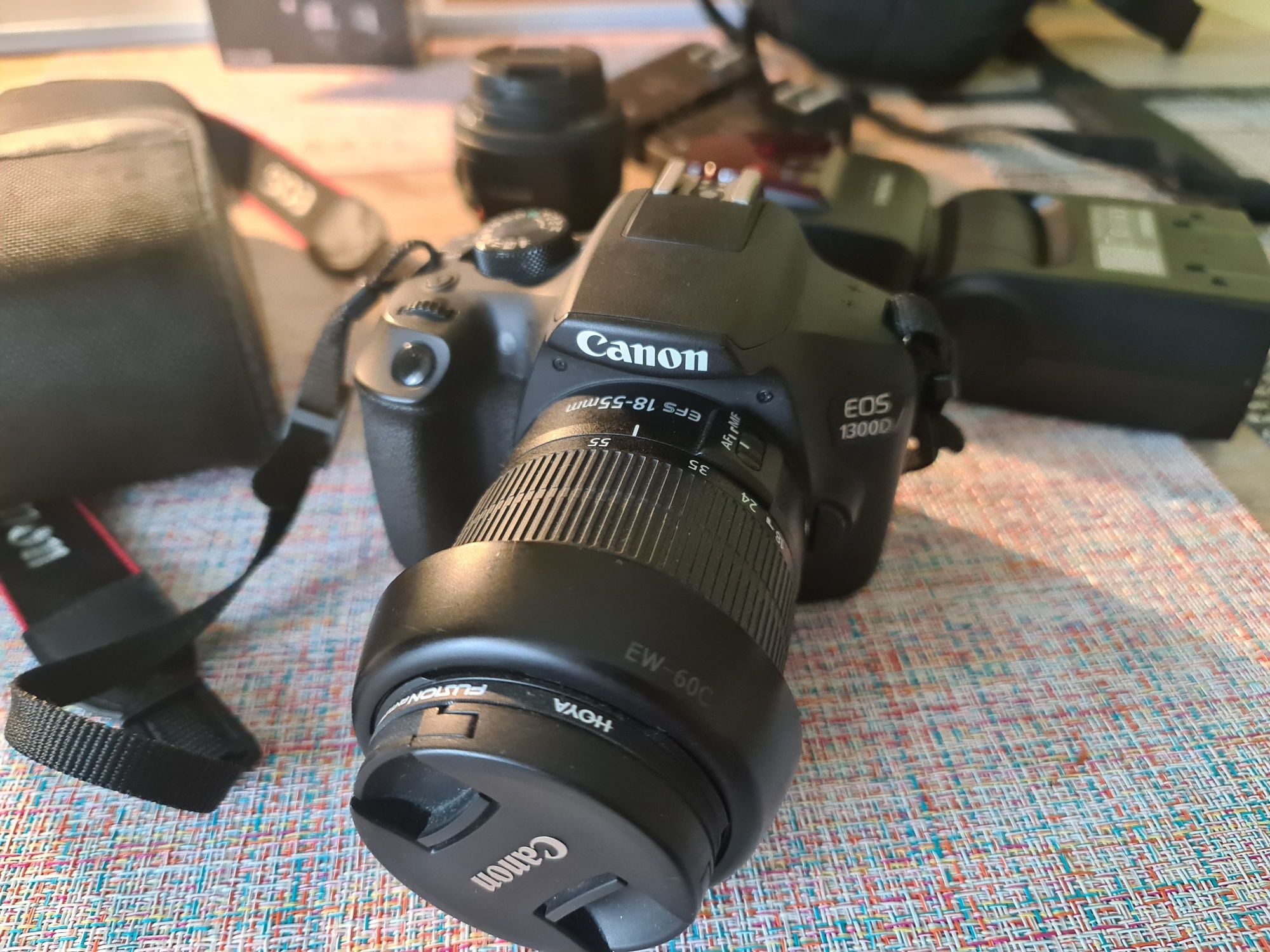 Canon 1300d  +lampa + wyzwalacze + obiektywy + torba