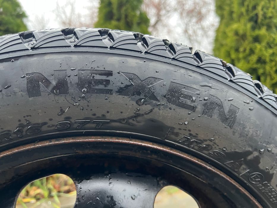 Зимові колеса Nexen 215/55 R16 на сталевих дисках
