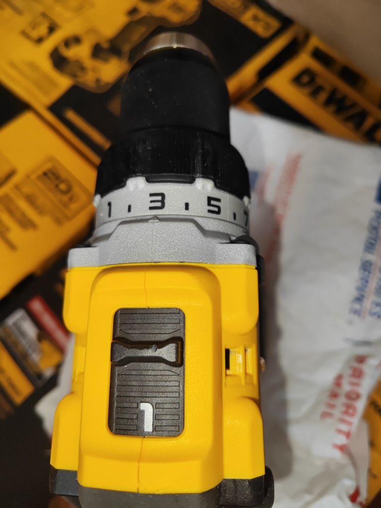 DeWALT DCD800  оригінал, новий із США