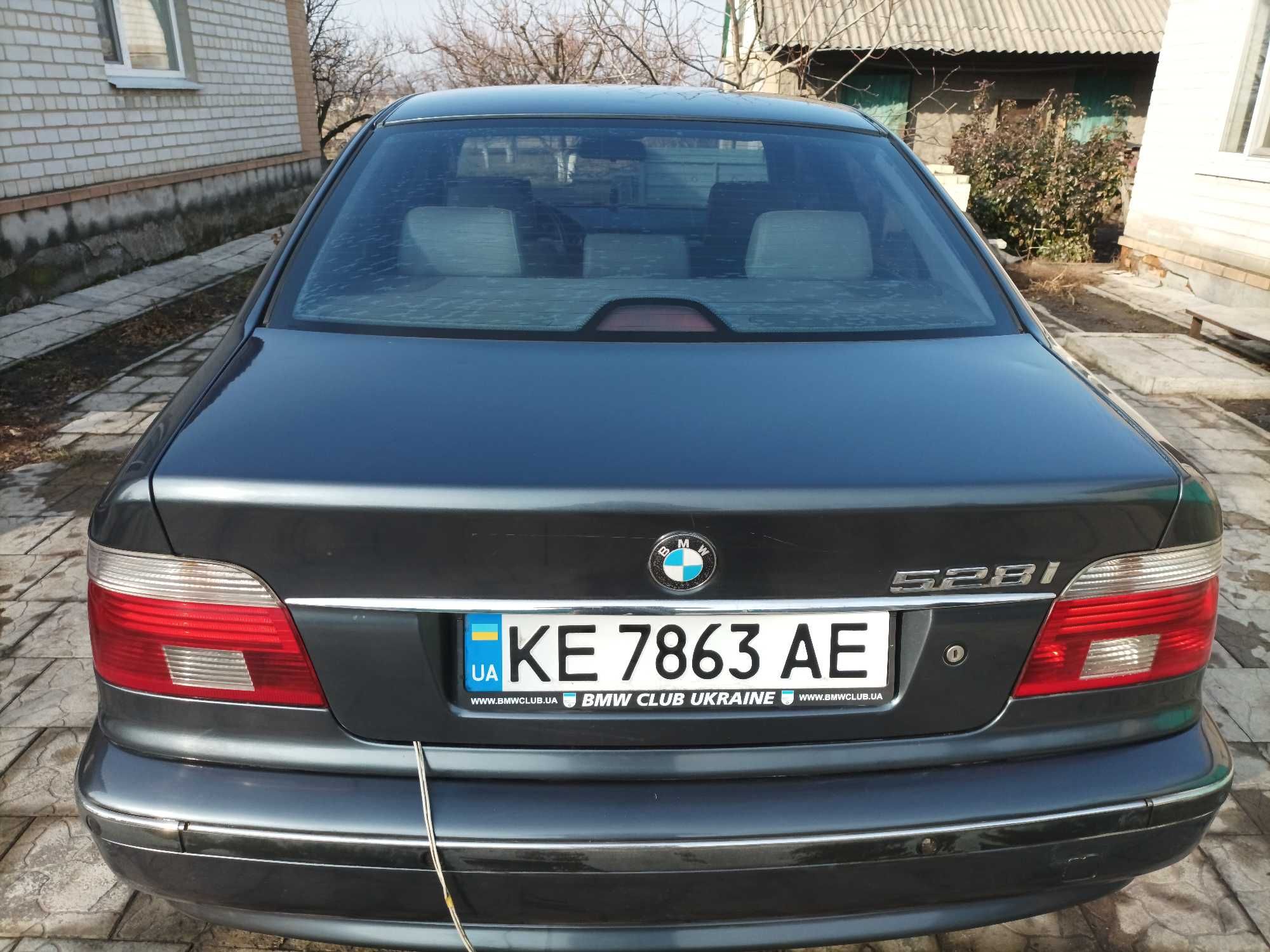 Продам свою BMW 528 i