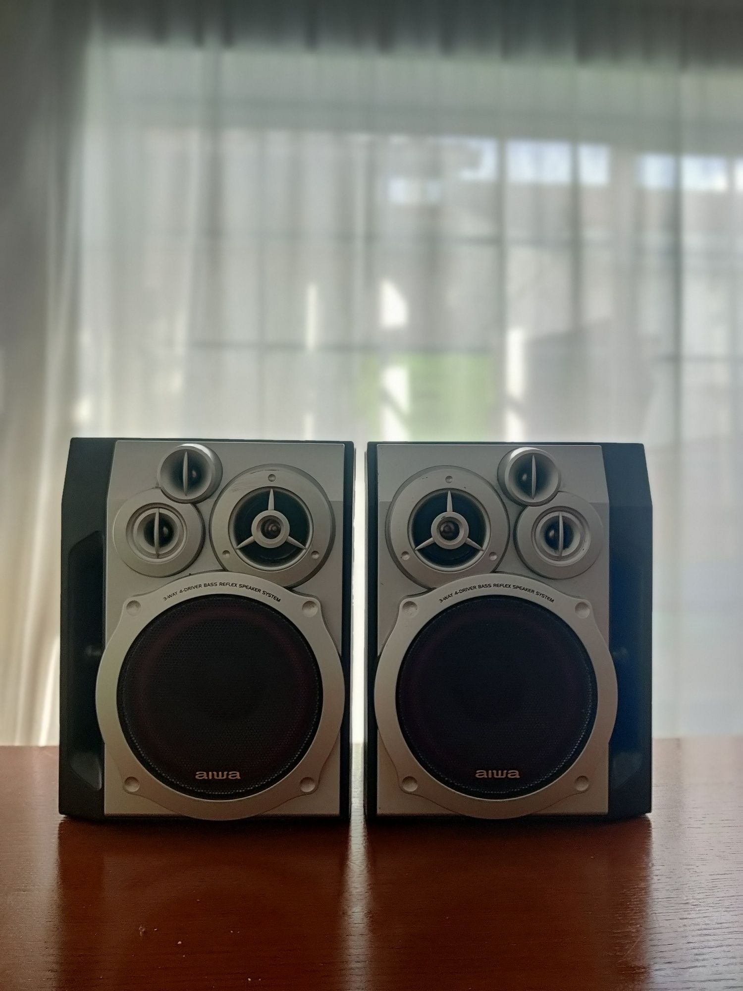 Colunas som Aiwa