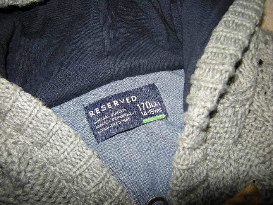 Swterer młodzieżowy RESERVED kaptur modny splot