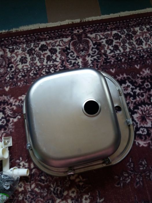 Продається кухонна мийка