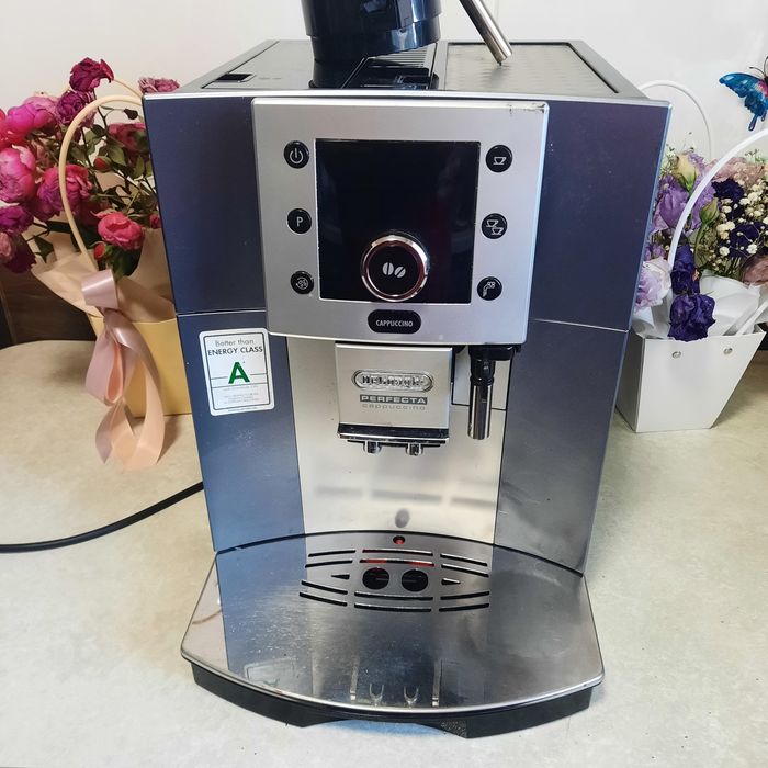 Продам кофемашину Delonghi